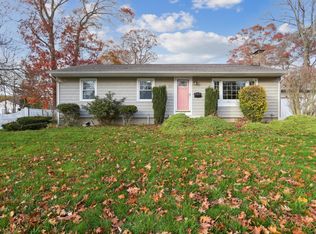42 Westwood Dr, Groton, CT 06340