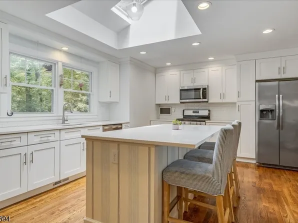 5 Persimmon Way, Springfield Twp., NJ 07081