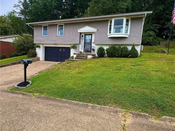 105 Brentwood Rd, Nitro, WV 25143