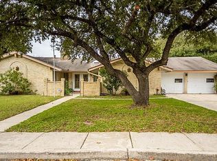 8613 Windway Dr, Windcrest, TX 78239