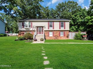5 Hickory Hill Road, Jackson, NJ 08527