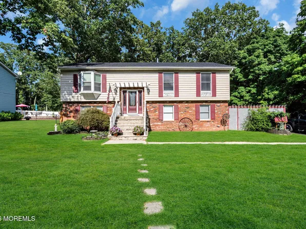 5 Hickory Hill Road, Jackson, NJ 08527