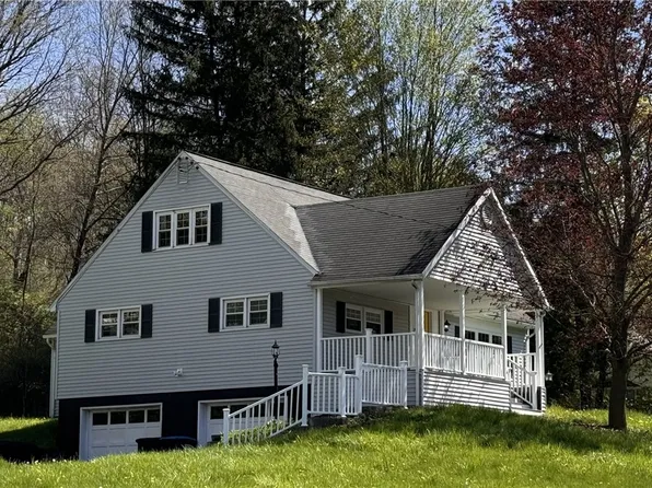 20 Edgewood Dr, Horseheads, NY 14845