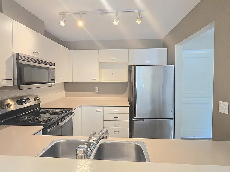 1252 Town Centre Blvd #428 — Photo 19