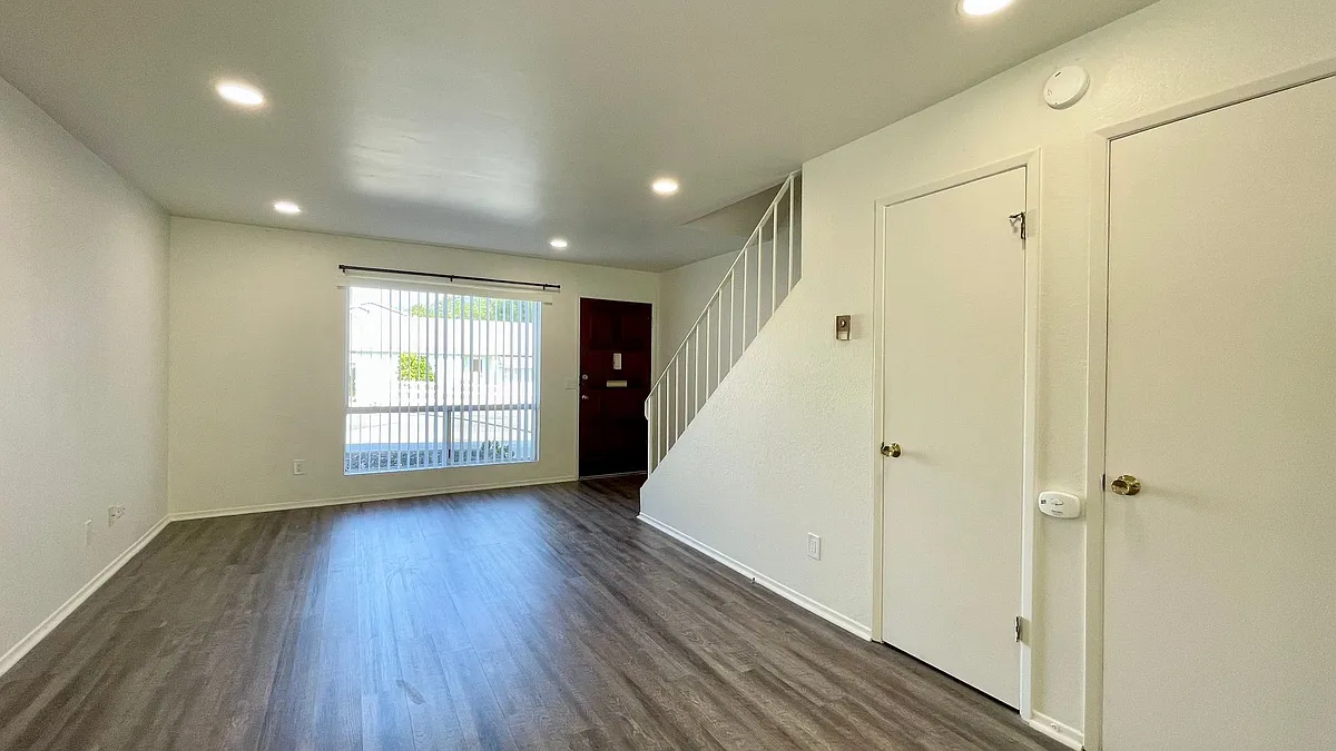 Building Photo - 123 Casa St #A