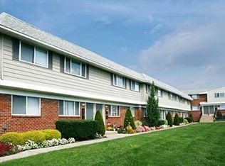 601 Buttonwood Ave #B04, Maple Shade, NJ 08052