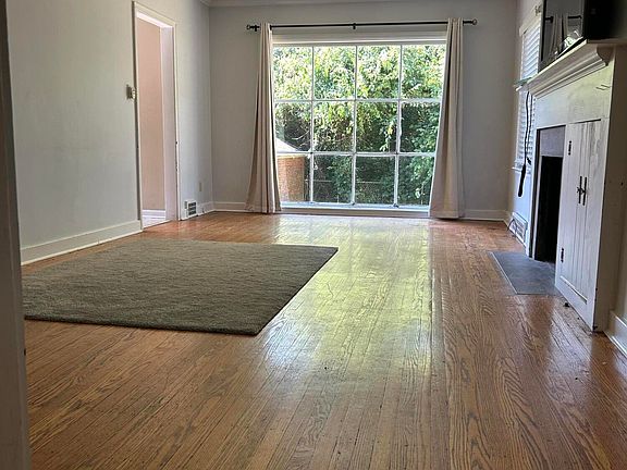 3rd image of 2358 Ashwood Dr