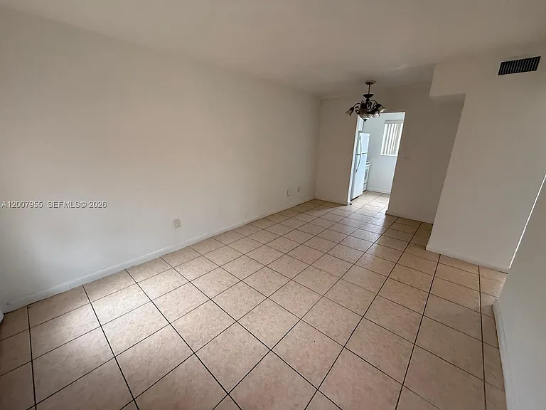 2330 NW 11th St #33 — Photo 7