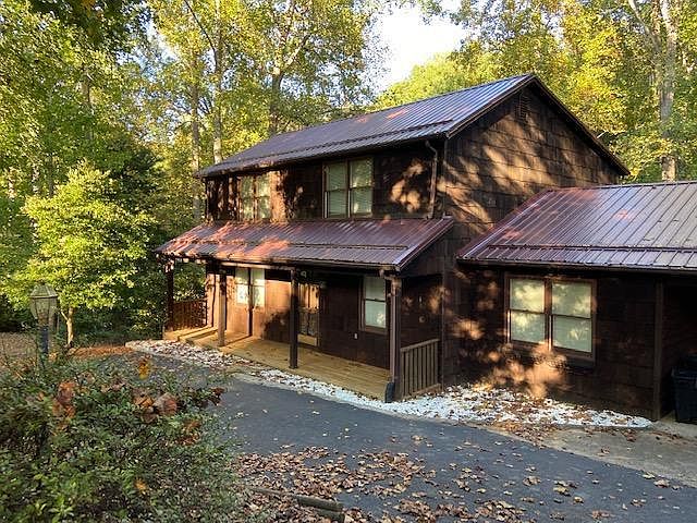 1st image of 909 Hazelwood Ln