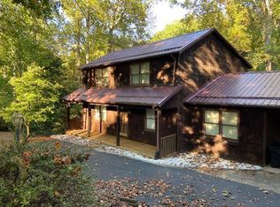 909 Hazelwood Ln, Martinsville, VA 24112
