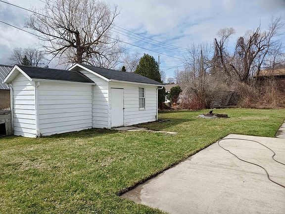 3rd image of 7282 Birchcrest Rd