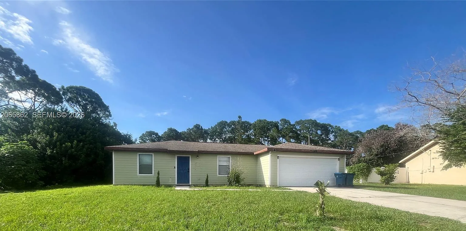 3 bed, 2.0 bath, 1056 sqft, $2,400 — Photo 2