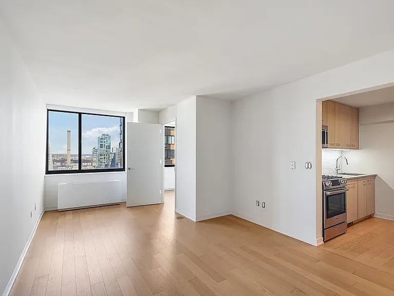 Columbus Pl #S26D — Photo 1
