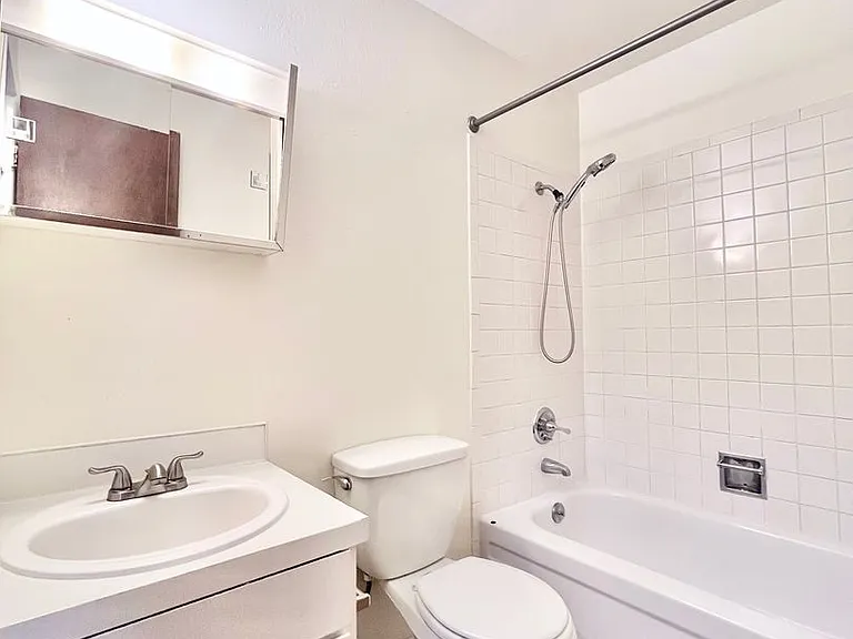 2897 Greenland Drive — Photo 7
