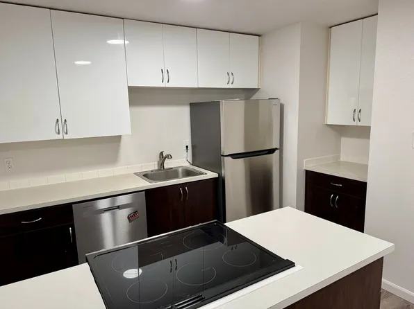 Better than Cool 2 bedroom in Creston-Kenilworth, 4115 SE Holgate Blvd, Portland, OR 97202