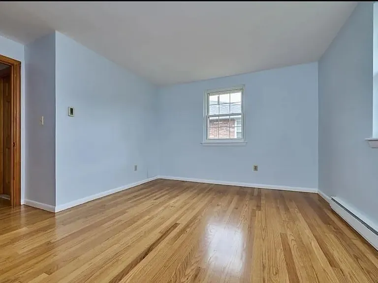 3 Colonial Village Dr #10 — Photo 6