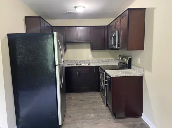7269 Doe Dr #302, Gloucester, VA 23061