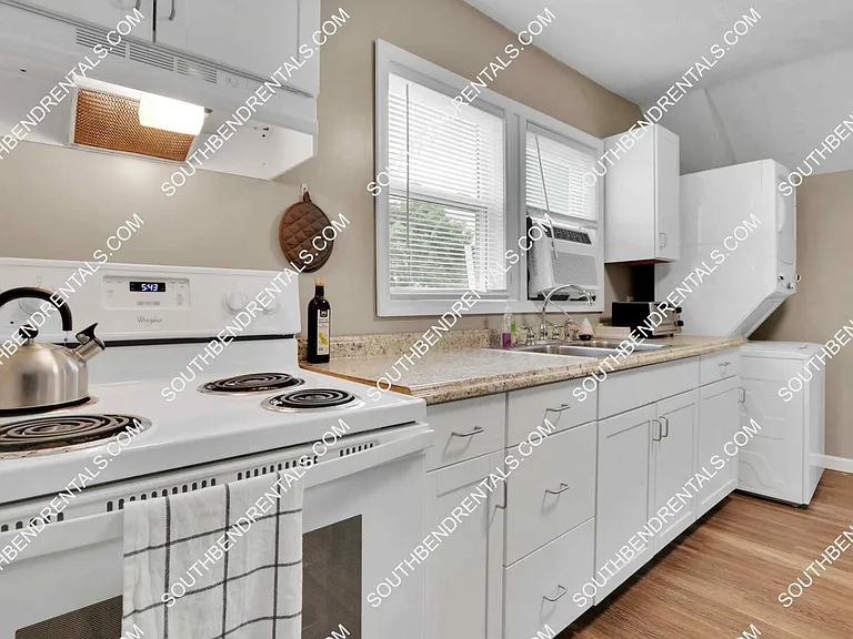 112 E Indiana Ave #C — Photo 7