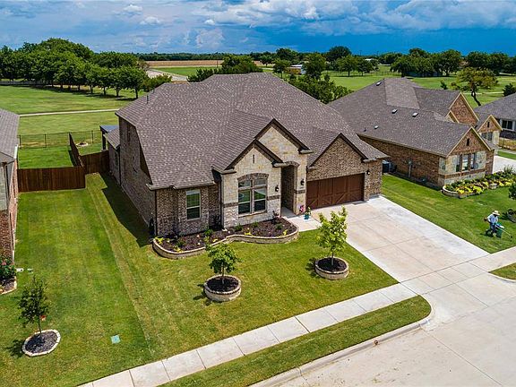 2nd image of 2406 Llano Dr