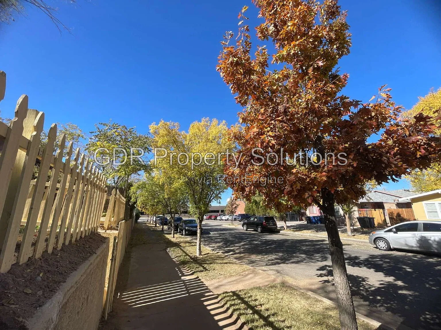 2 bed, 1.0 bath, 871 sqft, $1,680 — Photo 2