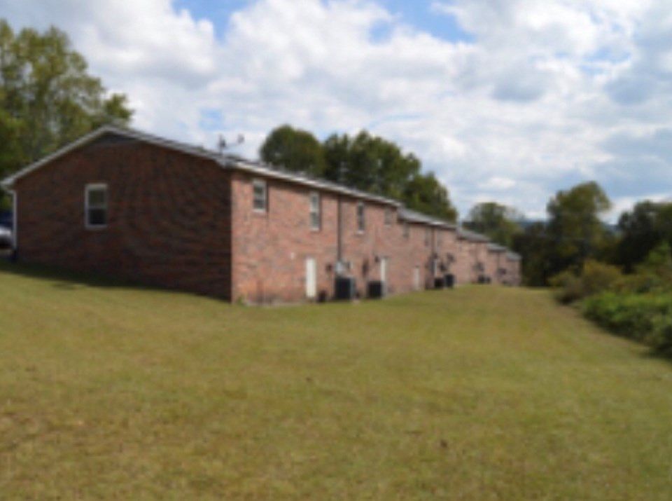 2nd image of 2301 Lakeland Dr