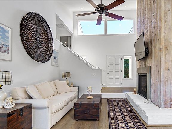 5th image of 19 Rogers Ln
