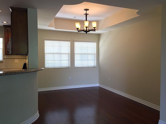 4th image of 4550 Fulton Ave #2206