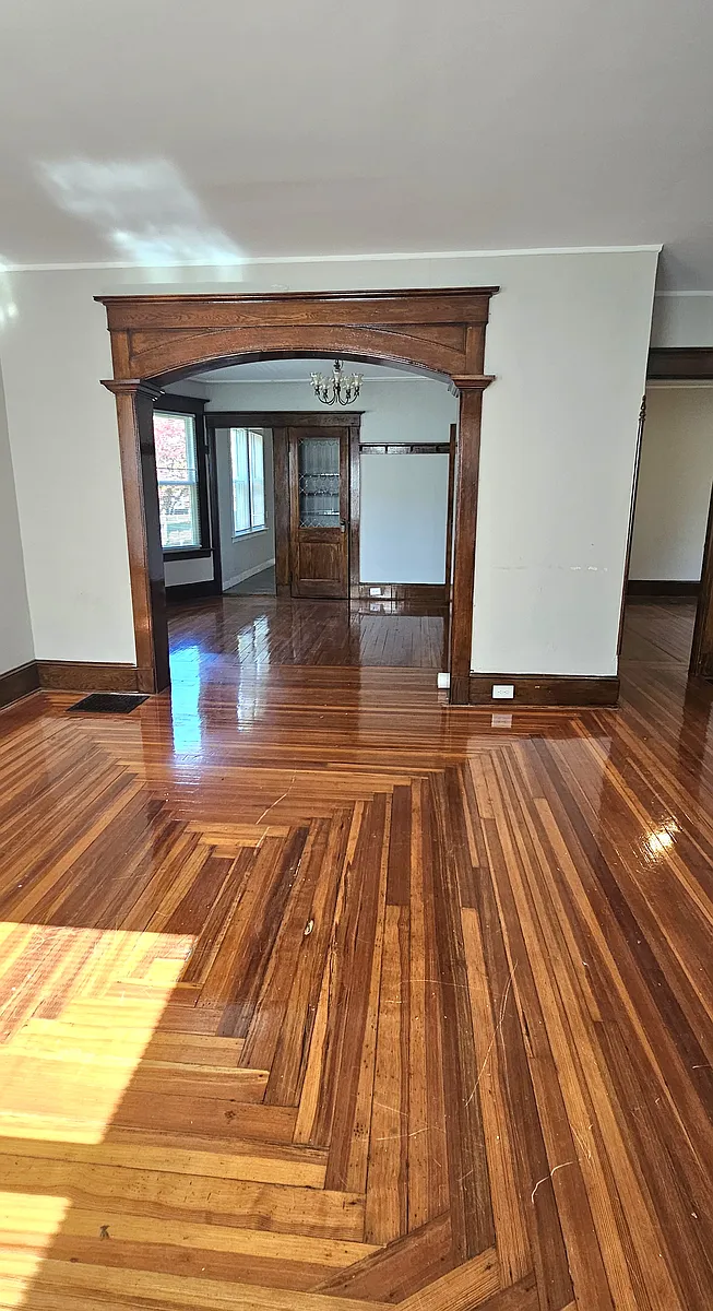 Building Photo - 126 Hobart St #1B