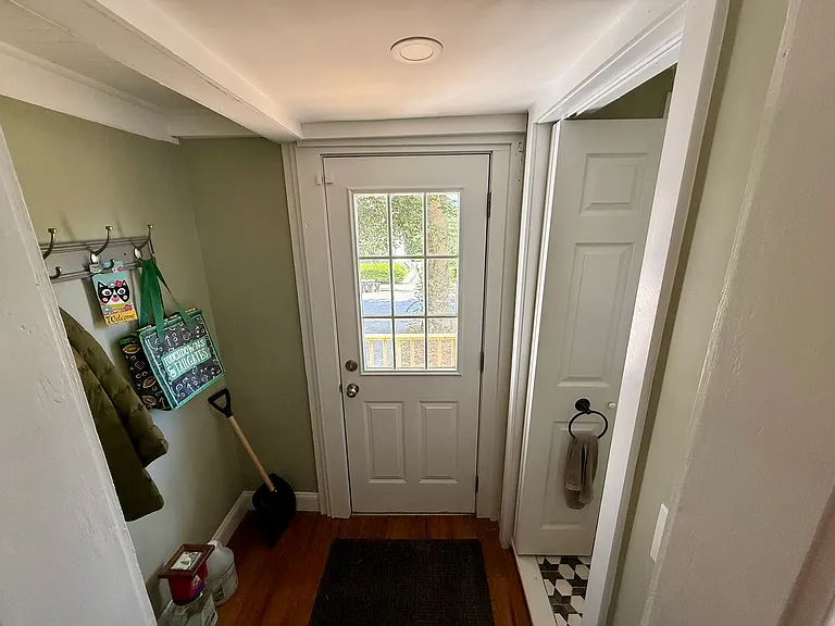 111 Nameaug Ave — Photo 12