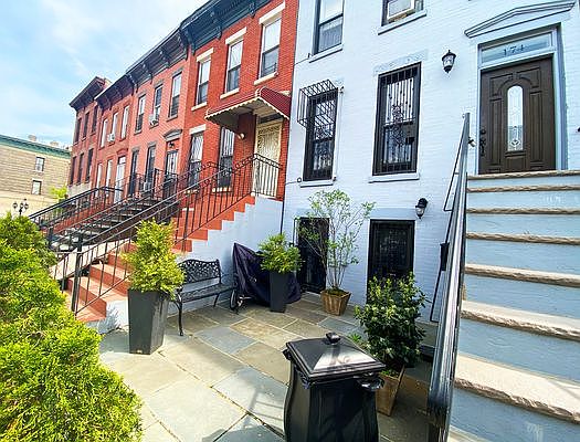 1st image of 174 Hull St #1