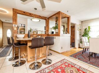 994 Charlton Dr, Ottawa, ON K1J8B3