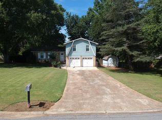 1085 Amber Rdg, Lilburn, GA 30047