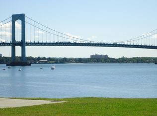 30 Soundview Ter, Bronx, NY 10465