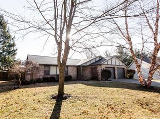 142 El Cerrito Dr, Belleville, IL 62221