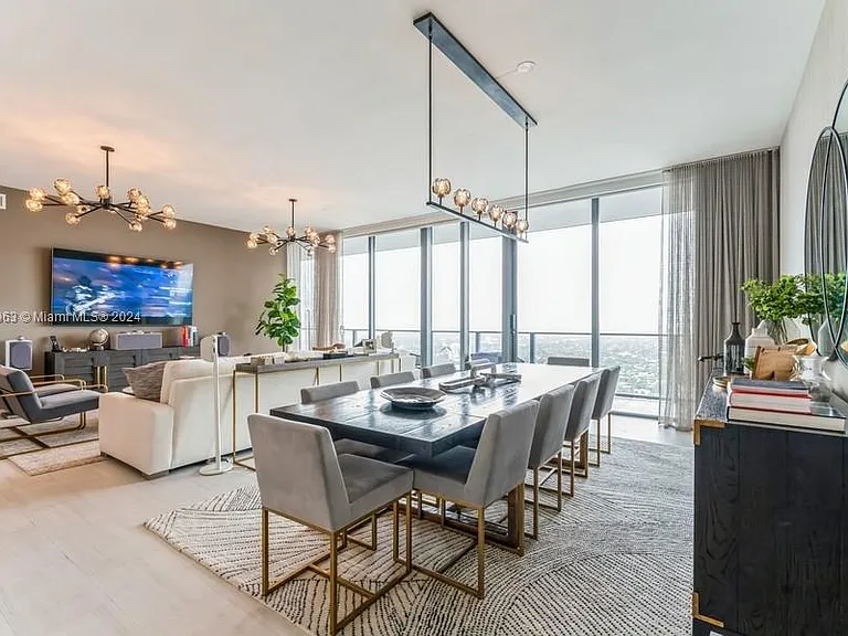 1000 Brickell Plz #Penthouse 5104 — Photo 1