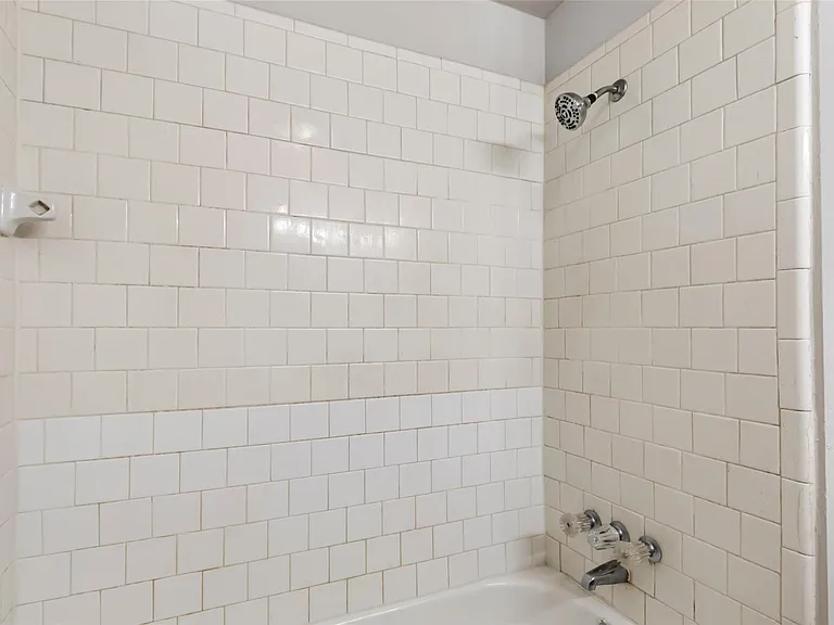 7310 Maple Walk Dr — Photo 22