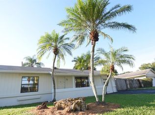 9823 Spanish Isles Dr, Boca Raton, FL 33496