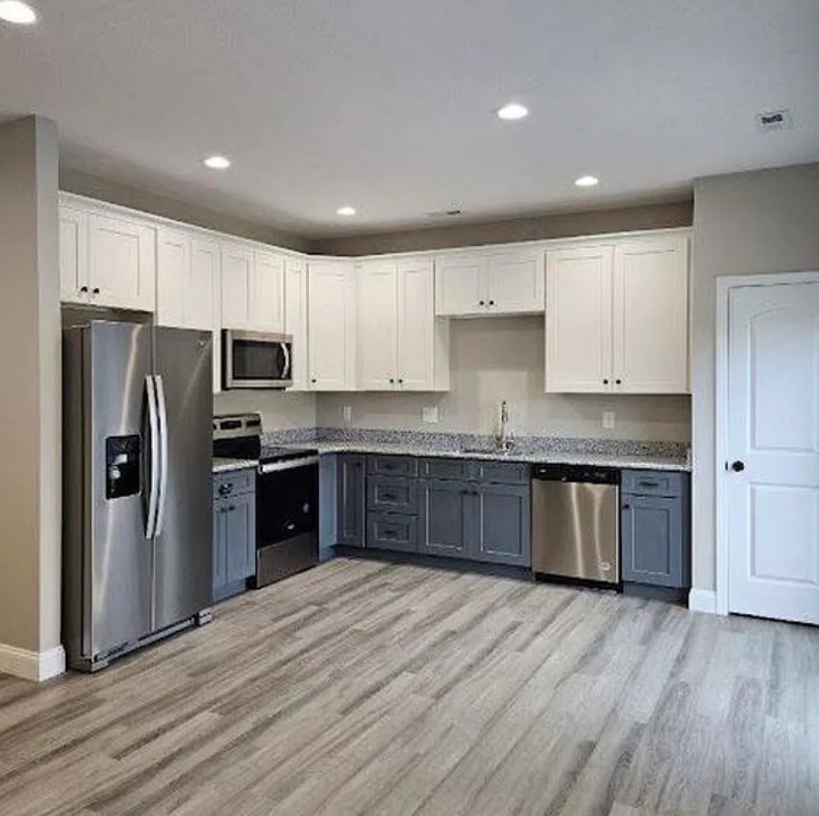 3 bed, 2.5 bath, 1324 sqft, $1,800 — Photo 3