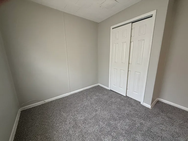 325 Ives Ave — Photo 7