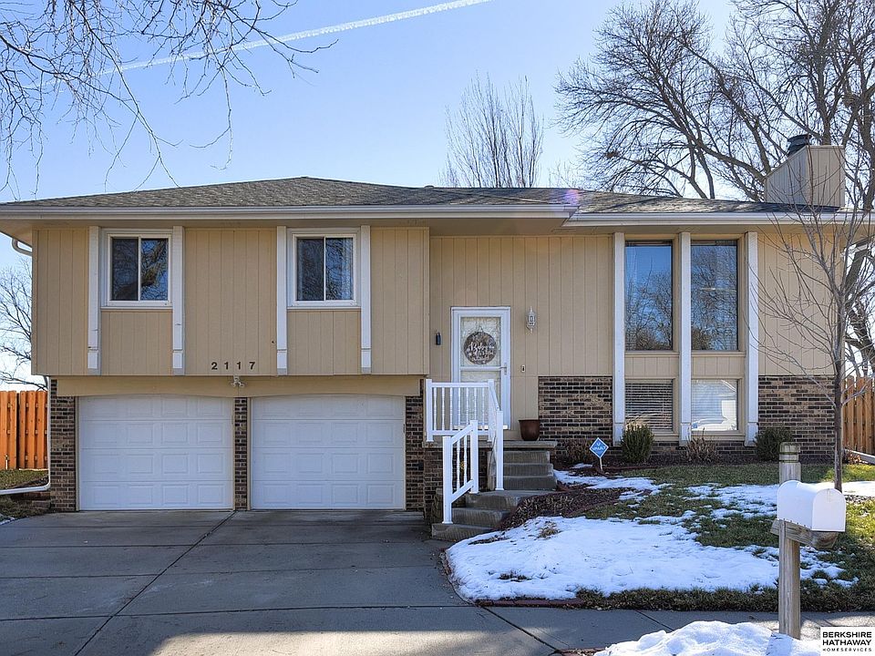 1st image of 2117 N 125th Cir