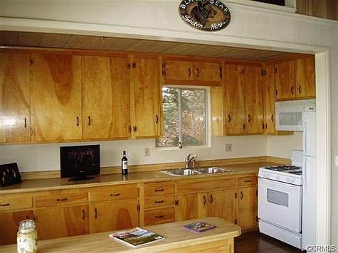 2nd image of 613 Oakmont Ln
