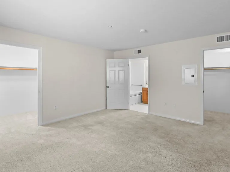 4262 Lindblade Dr — Photo 13