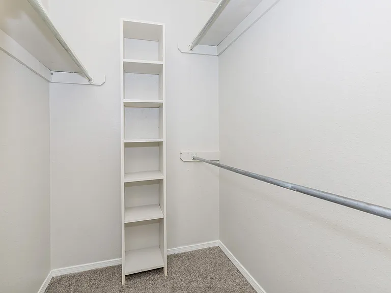 Lincoln Glens Apartments — Photo 51