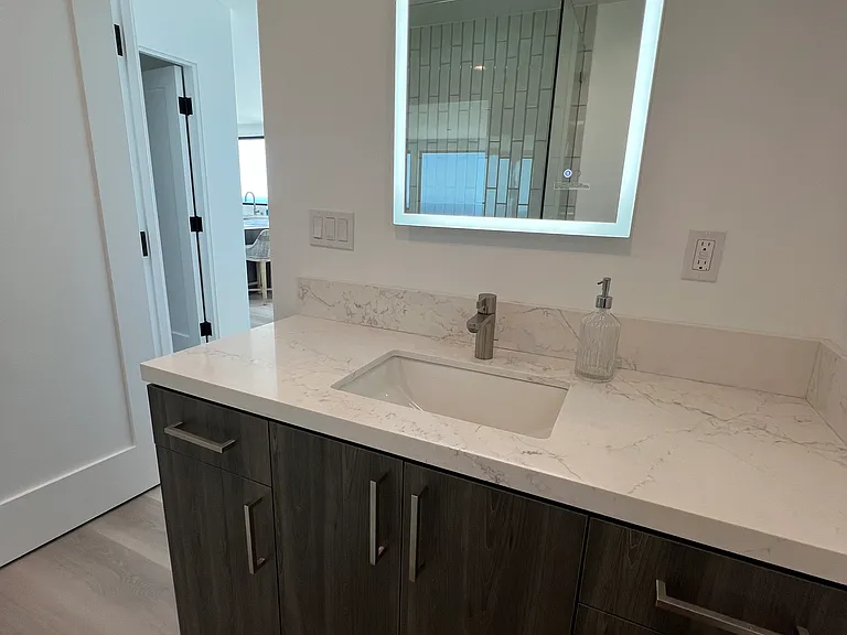 2409 Crest Dr — Photo 7