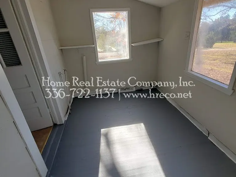 1354 Westbrook Plaza Dr — Photo 9