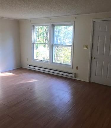 4th image of 914 Aspen Dr