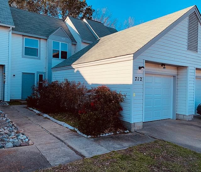 1st image of 712 Hecate Dr