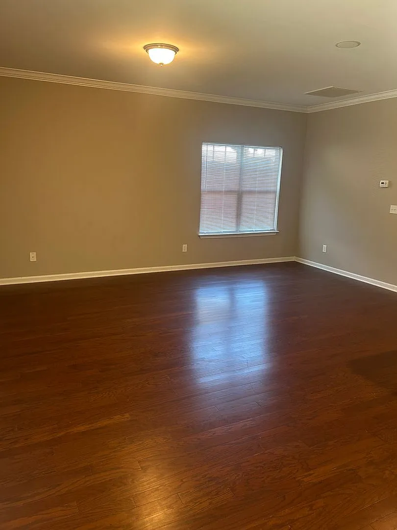 Simpsonville - 3 / 2.5, 2.100 SF — Photo 4