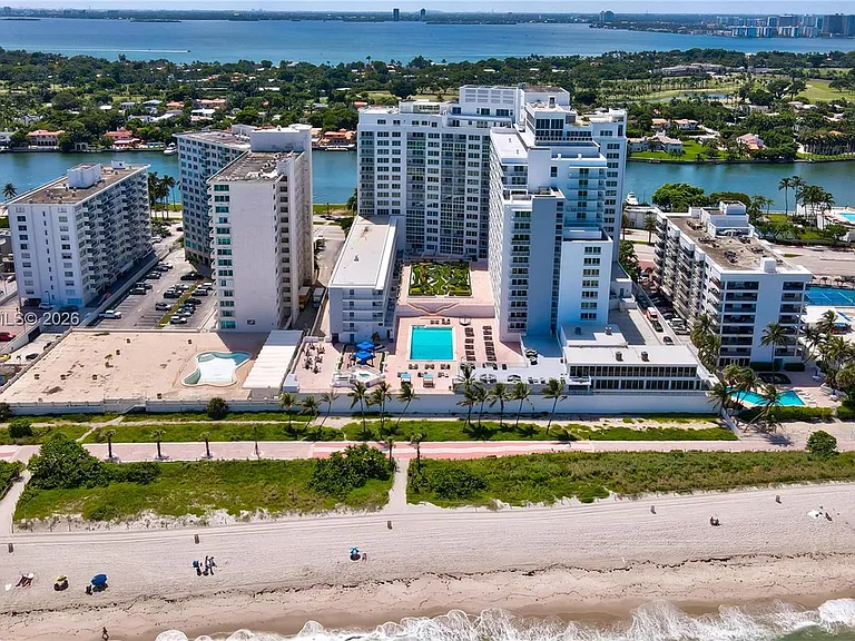 5401 Collins Ave #928 — Photo 36