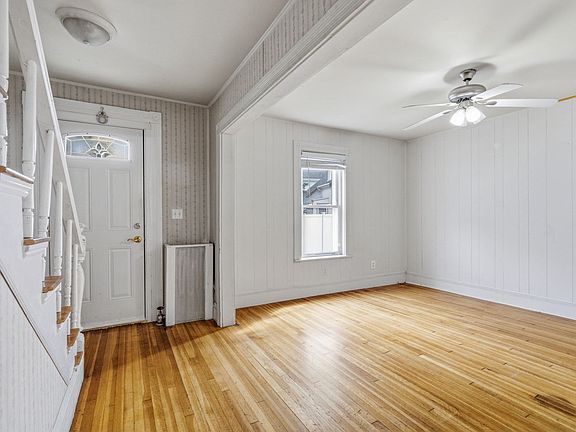 4th image of 27 Houston Pl